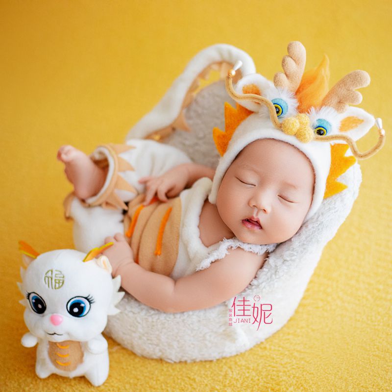 龙宝宝拍照服装满月婴儿道具新生儿摄影龙帽影楼龙年百天主题正版