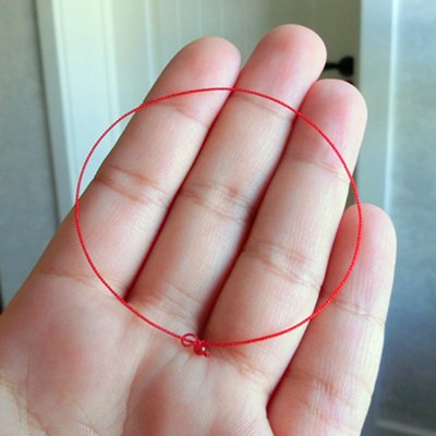 【小幸运】手工编织0.3mm超细本命年红绳手链可调节彩色情侣素绳