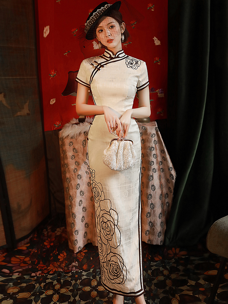 米白色旗袍2023年新款改良复古中国风长款民国老上海高级感连衣裙
