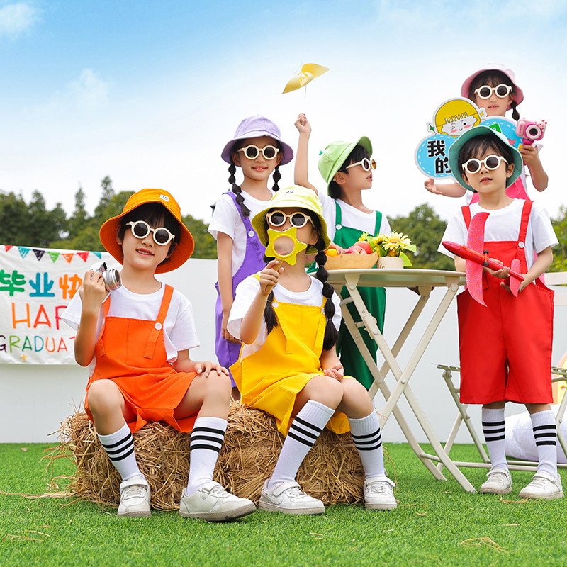 六一儿童演出服幼儿园小学生合唱服糖果色可爱背带裤夏季团体表演
