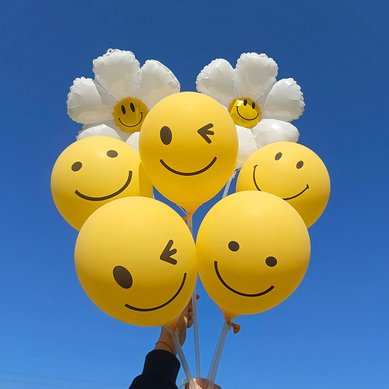 ins黄色笑脸白色雏菊太阳花气球儿童户外拍照道具学校活动小礼品