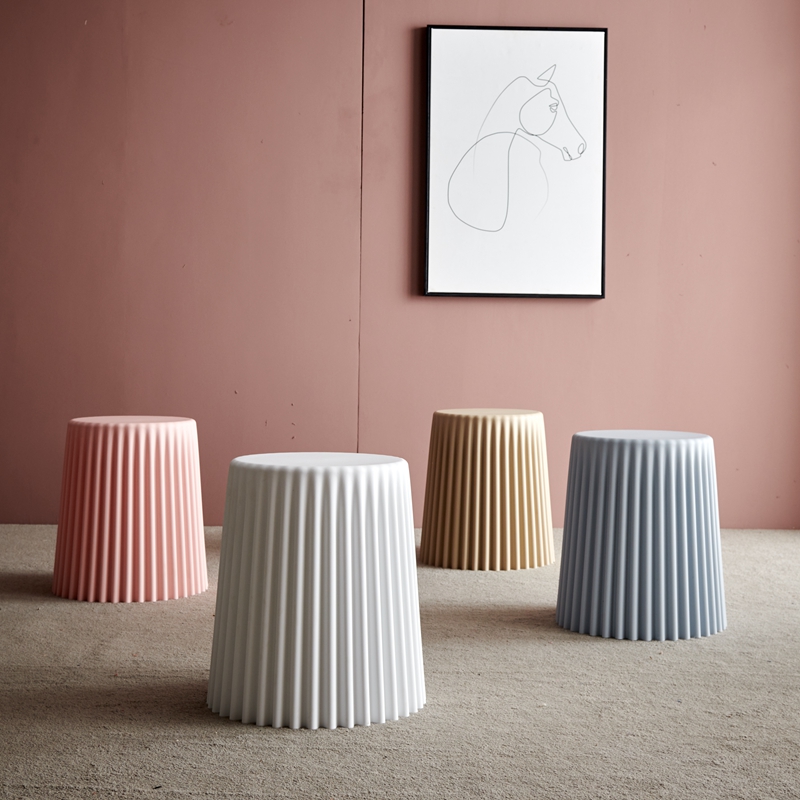北欧创意塑料凳子家用加厚客厅塑料小凳子熟胶圆凳简约化妆梳妆凳