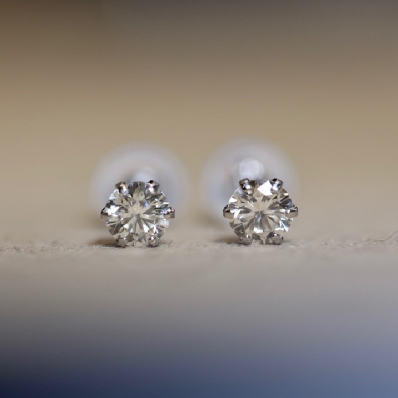 黛瑞拉珠宝 日本珠宝展会成品PT900铂金镶嵌50分八心八箭钻石耳钉