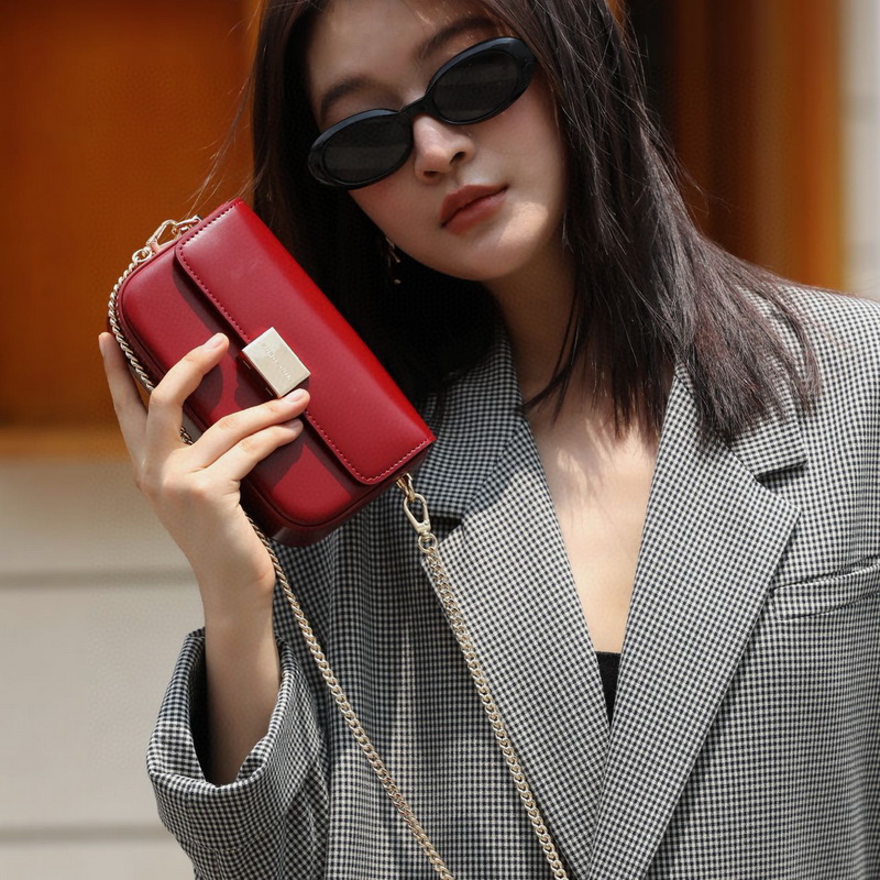 欧尚典女包2024韩版新款mini可爱牛皮链条斜跨小包迷你休闲手机包