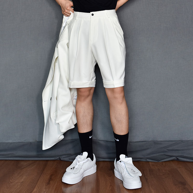 白色雅痞风西装短裤男高级裤子设计感小众炸街冰丝五分裤垂感宽松