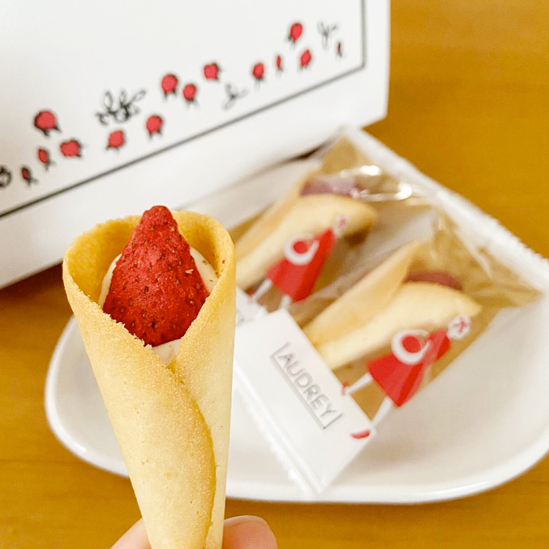 日本进口AUDREY草莓奶油夹心花束蛋卷ins东京车站限定网红零食8枚