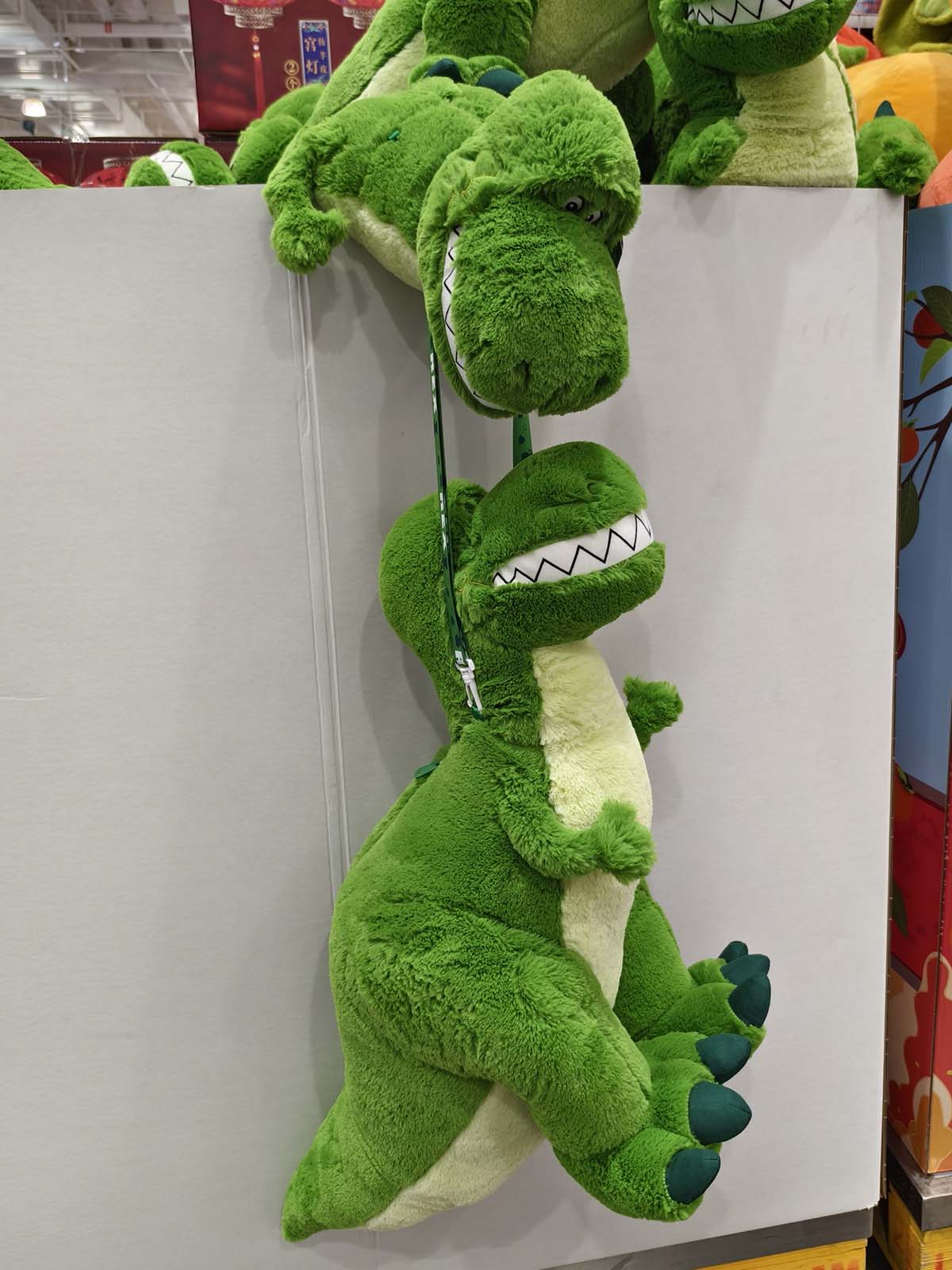 山姆龙年迪士尼正版皮克斯抱抱龙恐龙毛绒可爱卡通挎包礼物新年