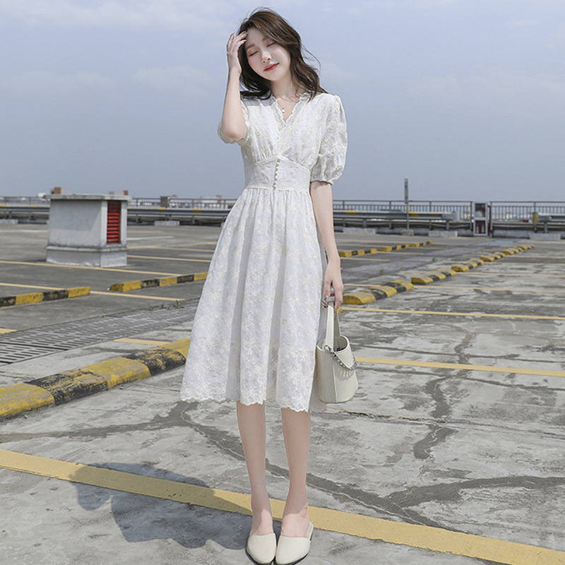 雪纺连衣裙2023夏装新款法式蕾丝气质泡泡袖松紧腰温柔白色连身裙
