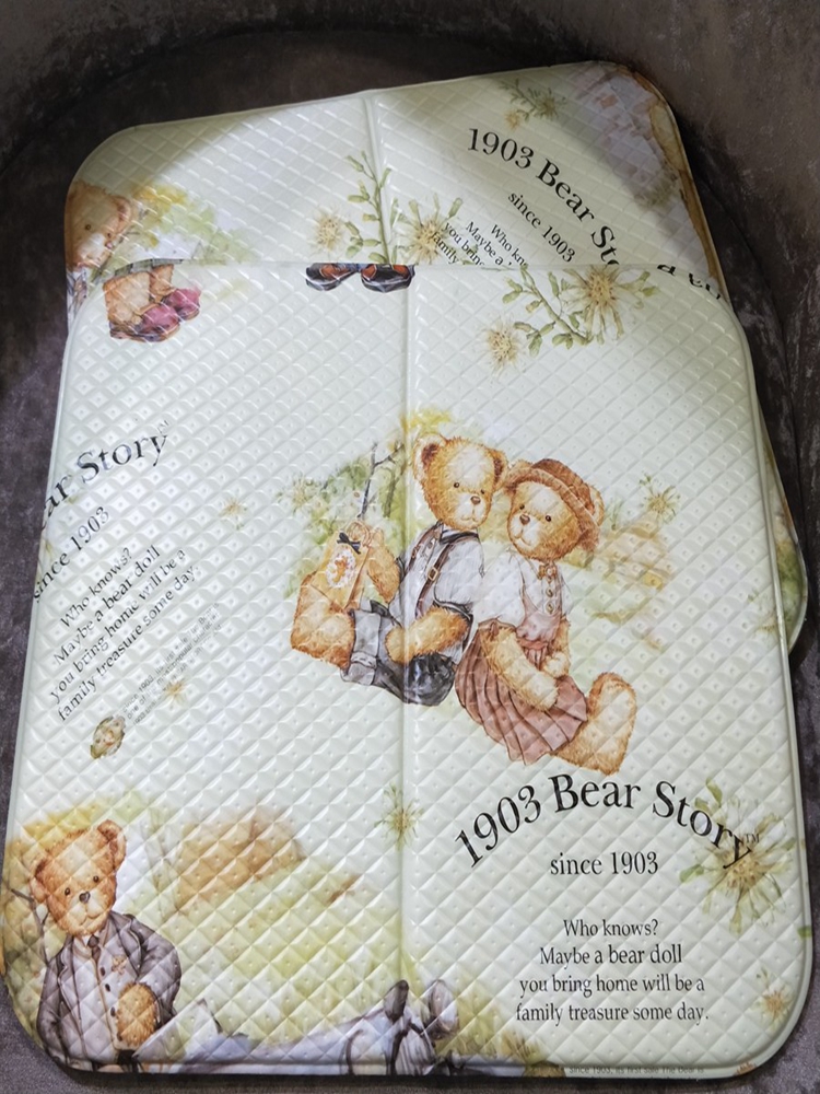 韩国小熊可折叠坐垫户外方便携带洗澡垫防水保暖宝宝垫学生椅垫