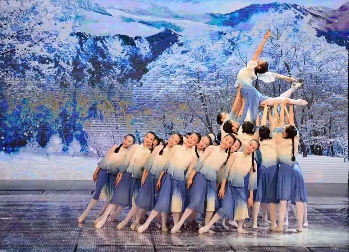 沁园春雪舞蹈服五四青年学生装民国风表演服追忆1911毕业演出服女