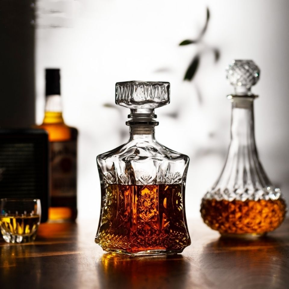 玻璃家用酒壶白酒储酒瓶酒樽创意红酒醒酒器威士忌酒瓶带盖洋酒瓶