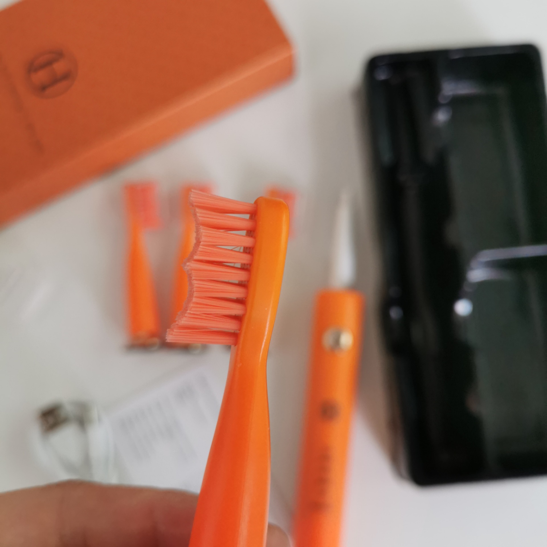 H智能电动牙刷USB充电声波式振动清洁口腔成人多功能牙刷家