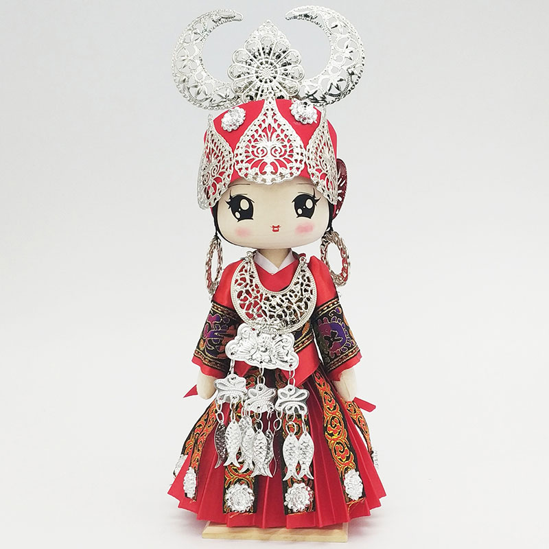 中国手工礼物民族工艺品纯手工摆件民族娃娃人偶精品盛装苗族娃娃