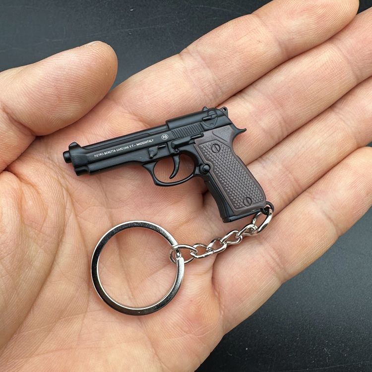盈图品牌迷你m92f/M1911小枪仔金属钥匙扣模型创意挂件