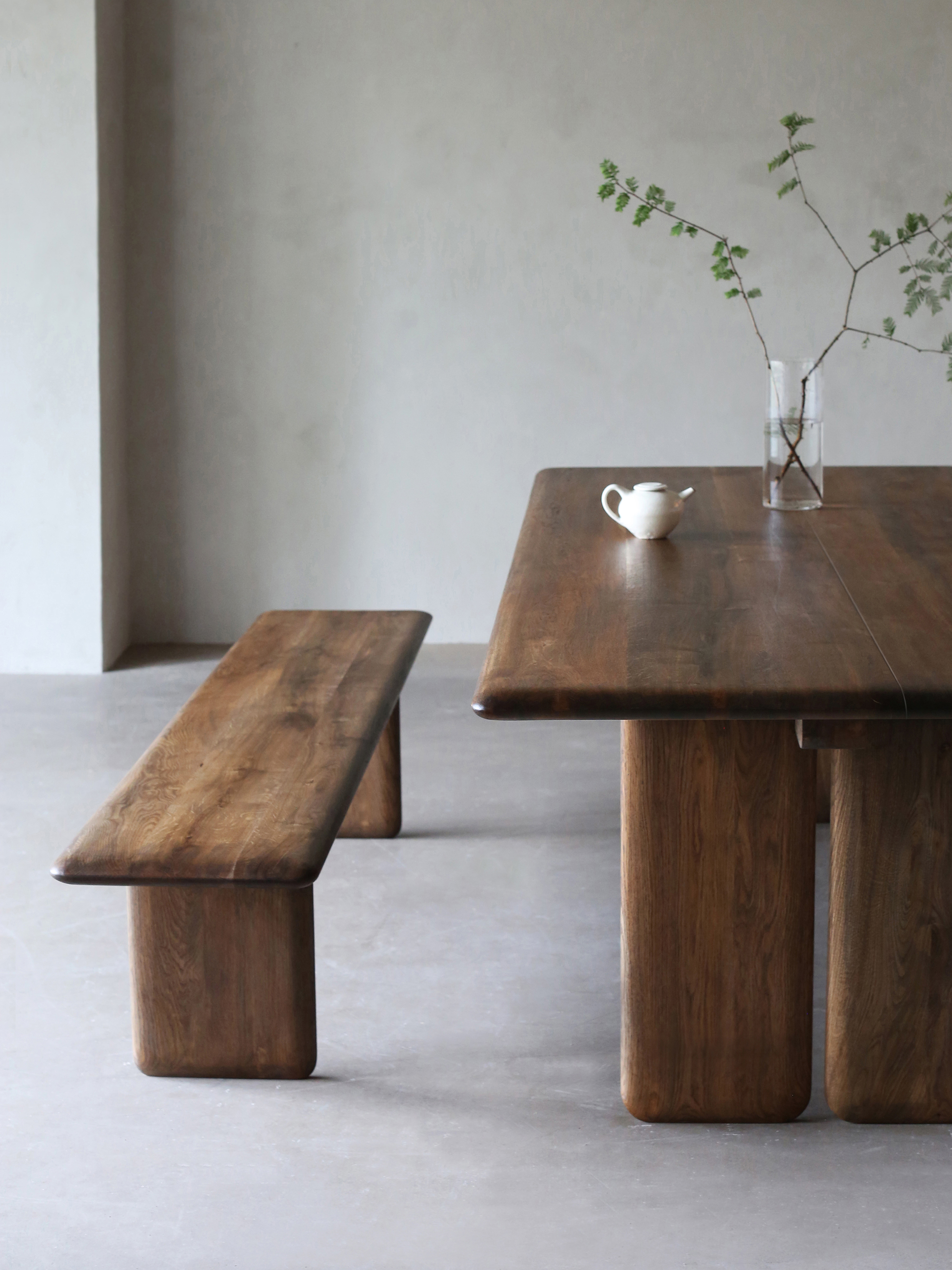 朴室现代侘寂风简约北欧意式烟熏色法国橡木实木家具原木餐桌