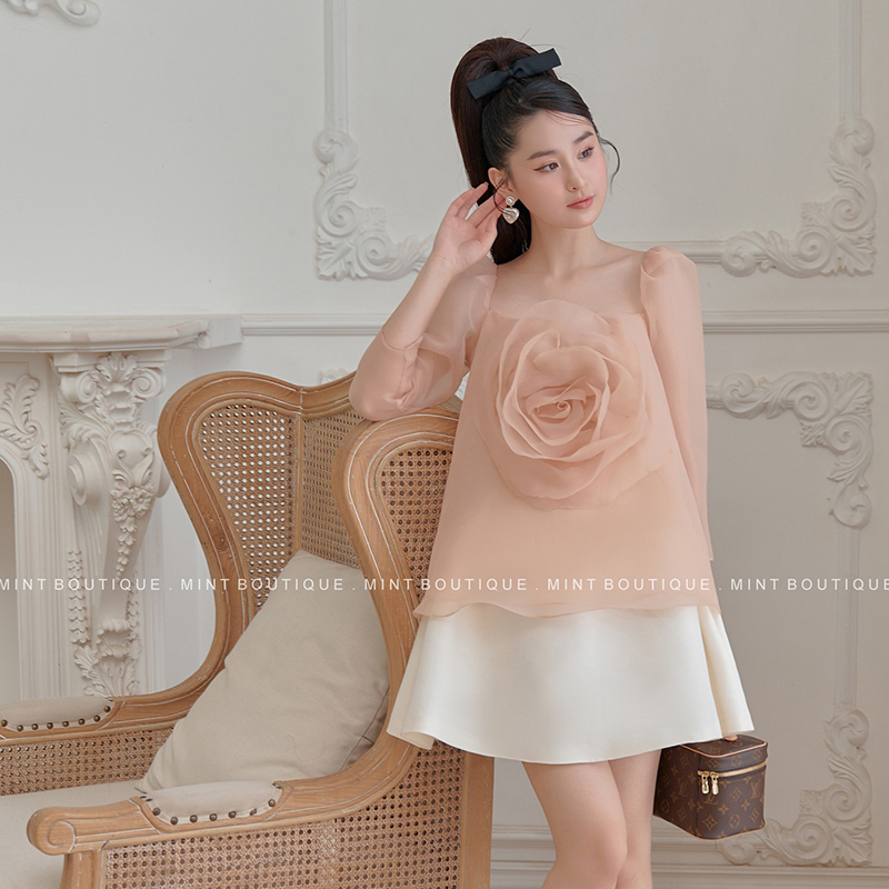 越南小众设计师MINT 2022夏季新款设计感花朵方领上衣+廓形半裙