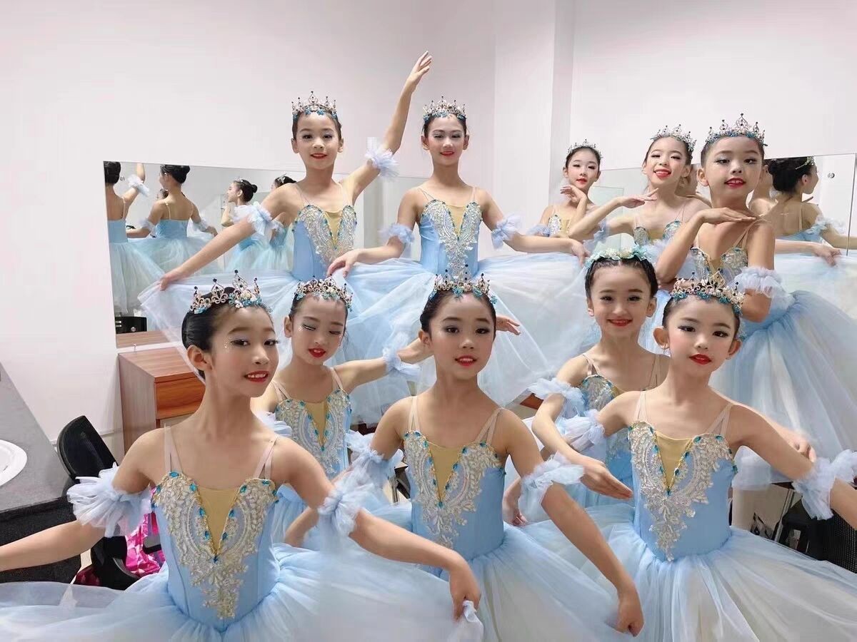 新款儿童芭蕾舞裙演出服长纱裙儿童舞蹈服装公主吊带浅蓝色蓬蓬裙