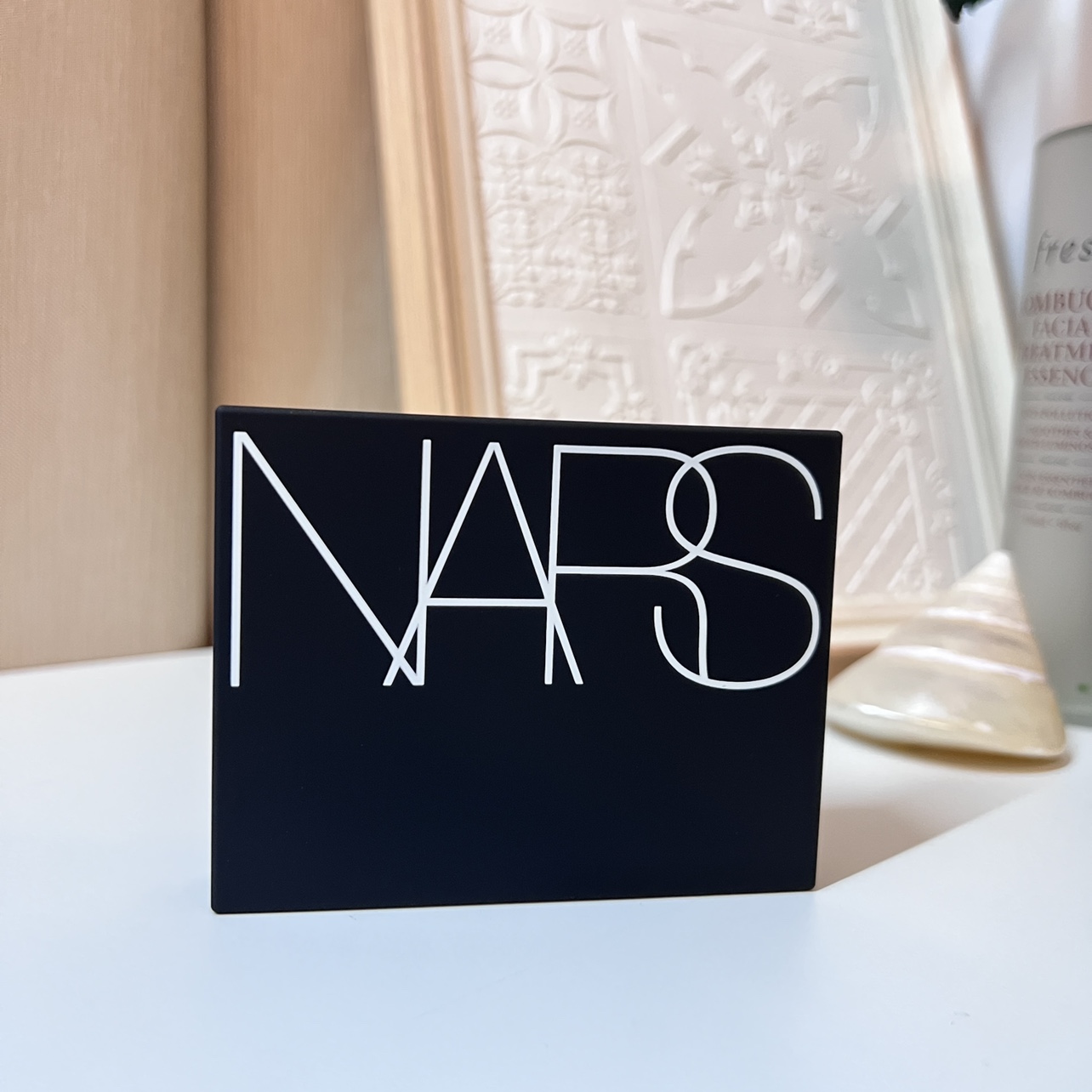 现货包邮新款 NARS纳斯 裸光蜜粉饼 透明定妆蜜粉粉光透感控油