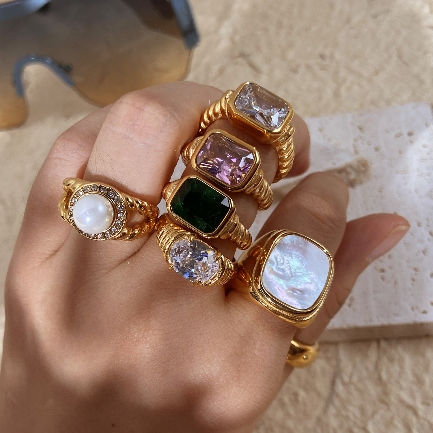 欧美时尚潮流款锆石戒指18K镀金不锈钢INS网红指环对戒戒指饰品女