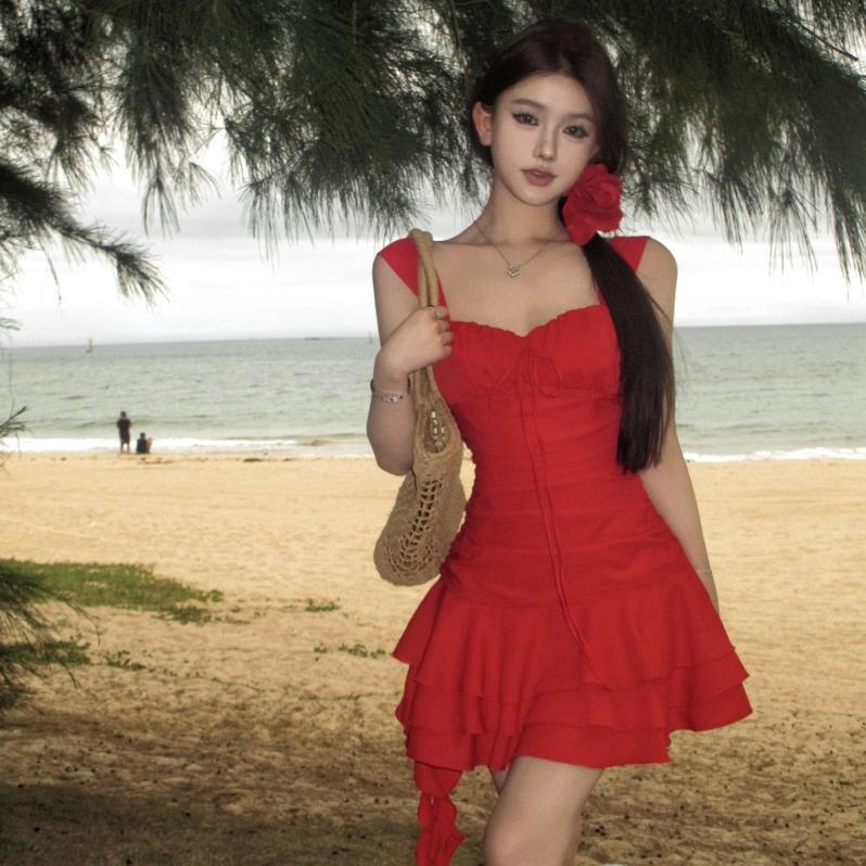 明媚夏日夏季显白不规则短裙海边度假小红裙连衣裙