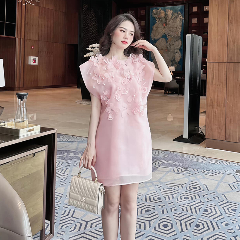 越南小众MADEBYT 2023年夏季新款千金粉色薄纱透气花朵连衣裙