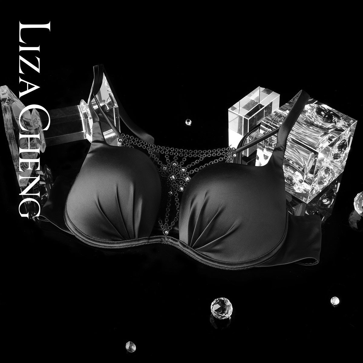 LizaCheng馥蕾系列法式深V性感水滴杯立体刺绣蕾丝厚款文胸LB0981