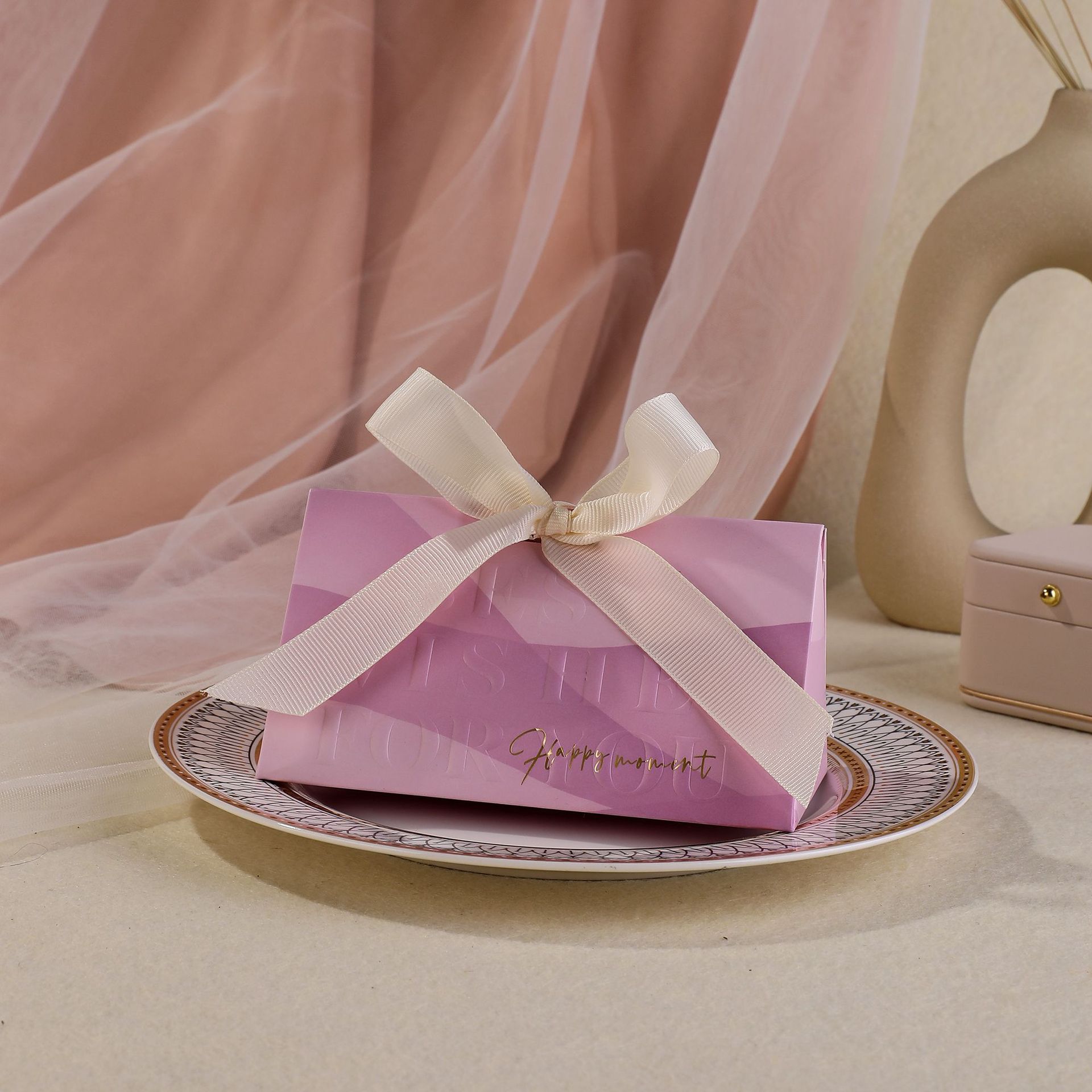 欧式结婚紫色喜糖盒高级感 浮雕手提糖果礼包装盒订婚伴手礼盒子